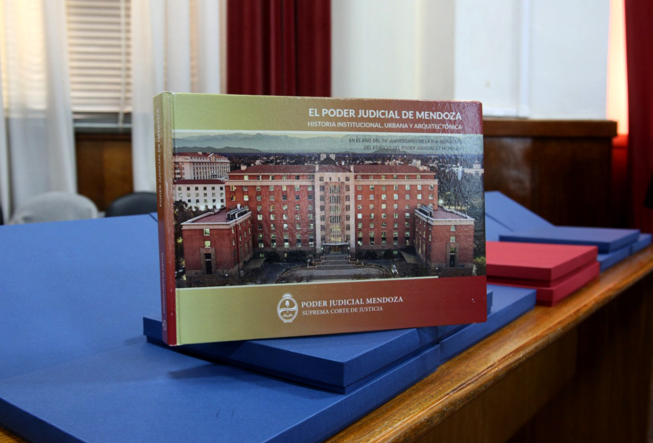 Se lanzó el primer libro institucional del Poder Judicial