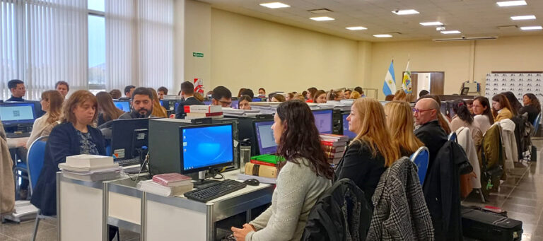 Más de 50 profesionales rindieron para cubrir cargos como prosecretarios en el Gran Mendoza