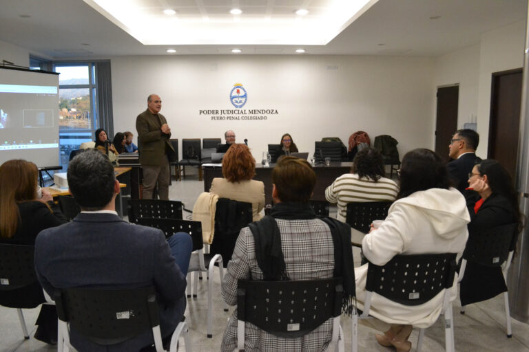 Jueces mendocinos participan en una investigación sobre el impacto del sueño en la toma de decisiones judiciales