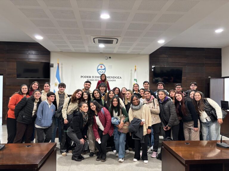 Alumnos de Criminalística profundizan su formación en el Fuero Penal Colegiado de Mendoza