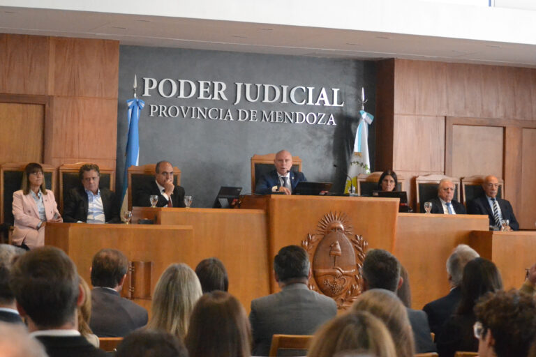 La Suprema Corte presentó un proyecto de ley para simplificar el trámite de litigar sin gastos