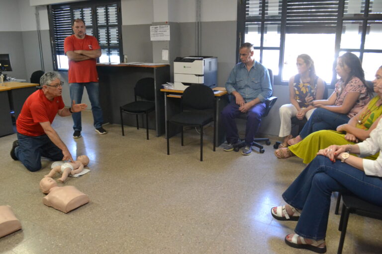 Capacitación en técnicas de RCP para auxiliares de justicia en Luján de Cuyo