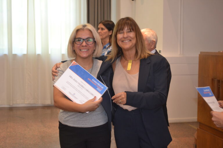 La Ministra Norma llatser junto a Elisa Valeria Caballero