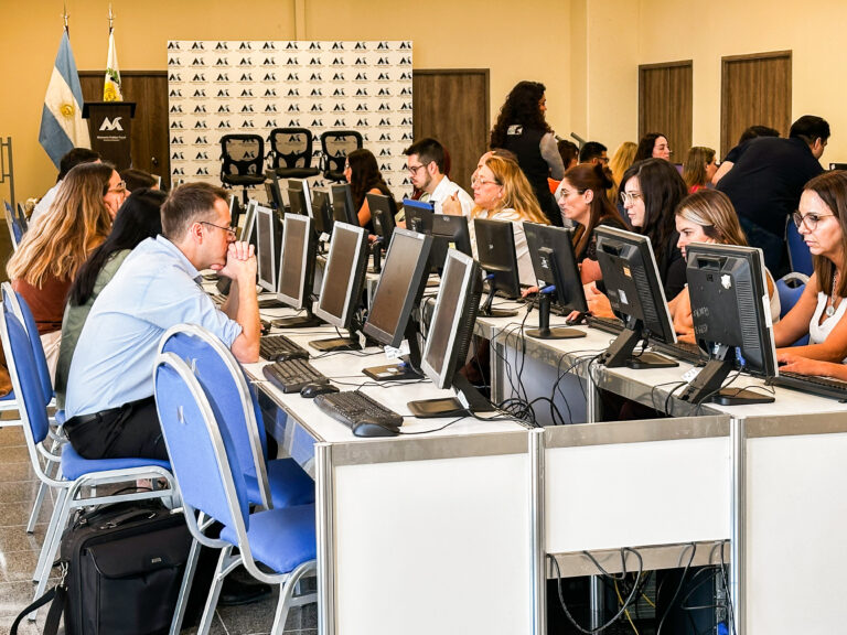 Más de 170 profesionales del Derecho rindieron el examen escrito para postular al cargo de Ayudante Fiscal