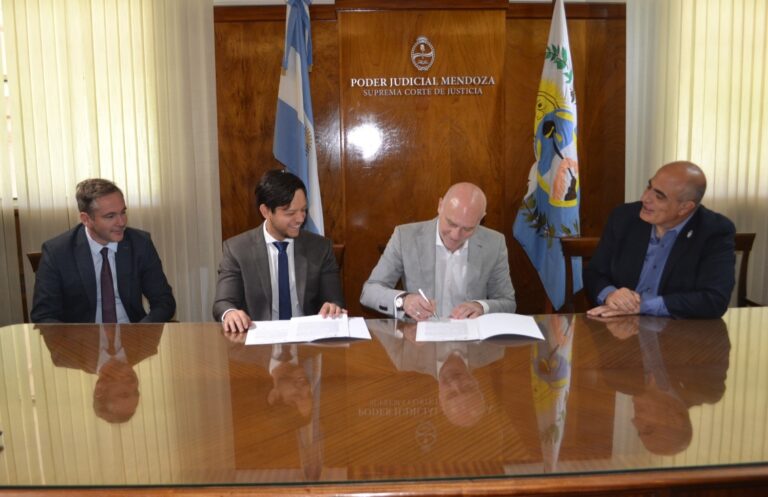 La Corte firmó un convenio para incorporar “MiEscritoIA” al trabajo judicial