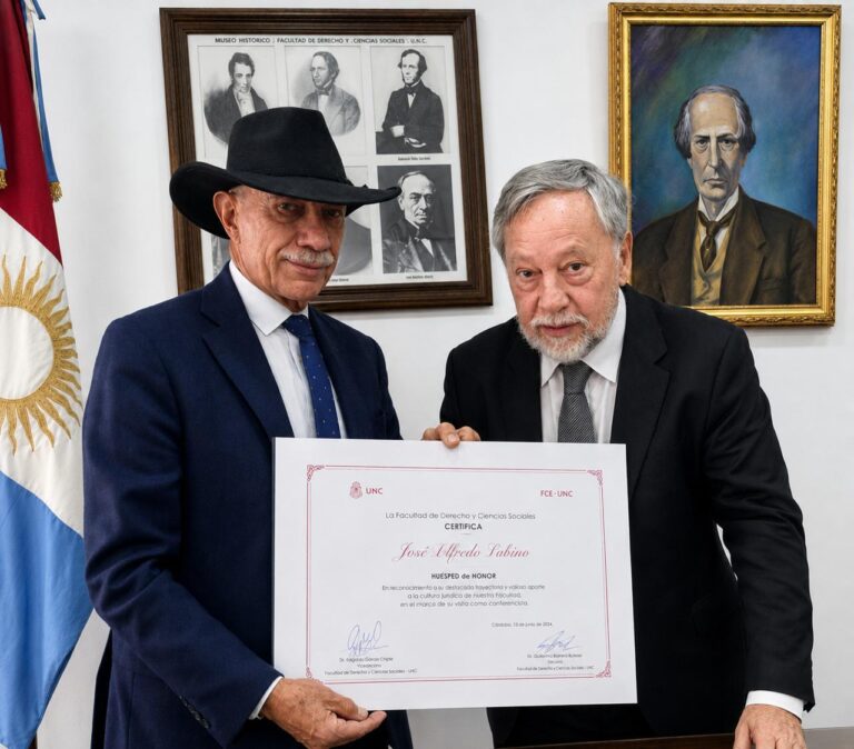 La Facultad de Derecho de la UNC declaró Huésped de Honor al Dr. José Valerio
