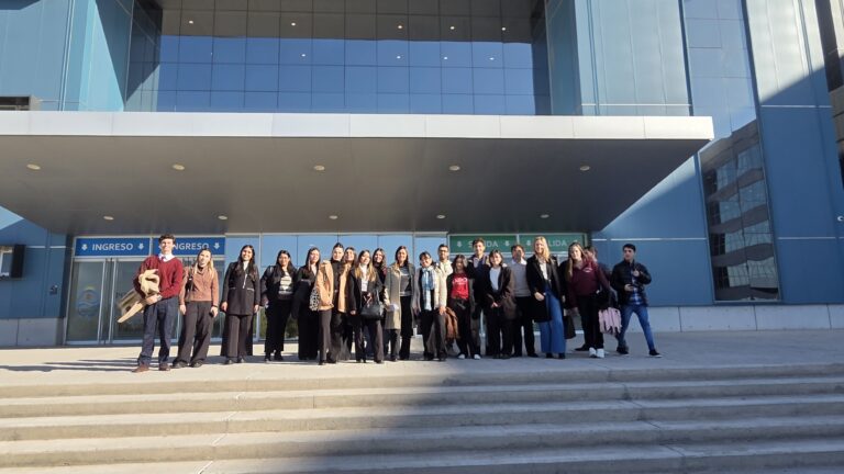 Estudiantes de Derecho de la UNCuyo visitaron el edificio del Fuero Penal Colegiado en el Polo Judicial Penal