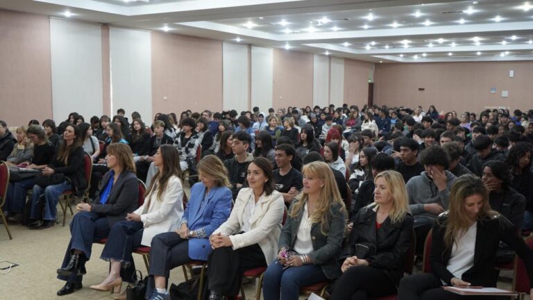Violencia digital y Grooming: la Suprema Corte de Mendoza capacita a cientos de jóvenes en toda la provincia