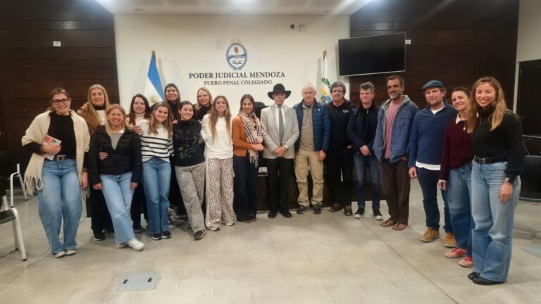 Alumnos de la Universidad Austral visitaron el Fuero Penal Colegiado de Mendoza