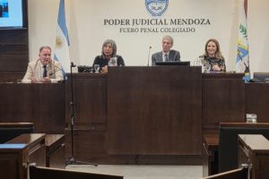 De izq. a der. Dr. Deane, Dra. Álvarez, Dr. Cascio y Dra. Marmolejo