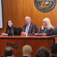 De izq. a der. Dra. Rus, Mgter, Lupiañez y Dra. Fontemachi